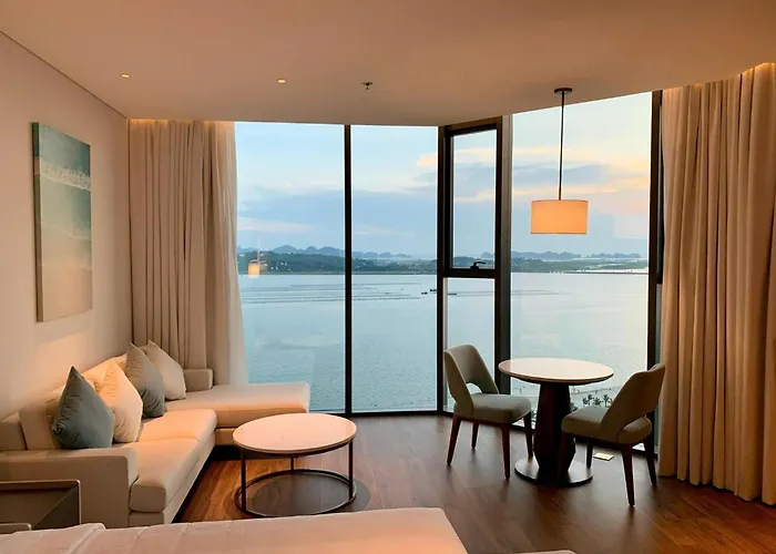 Alacarte Bay Ha Long